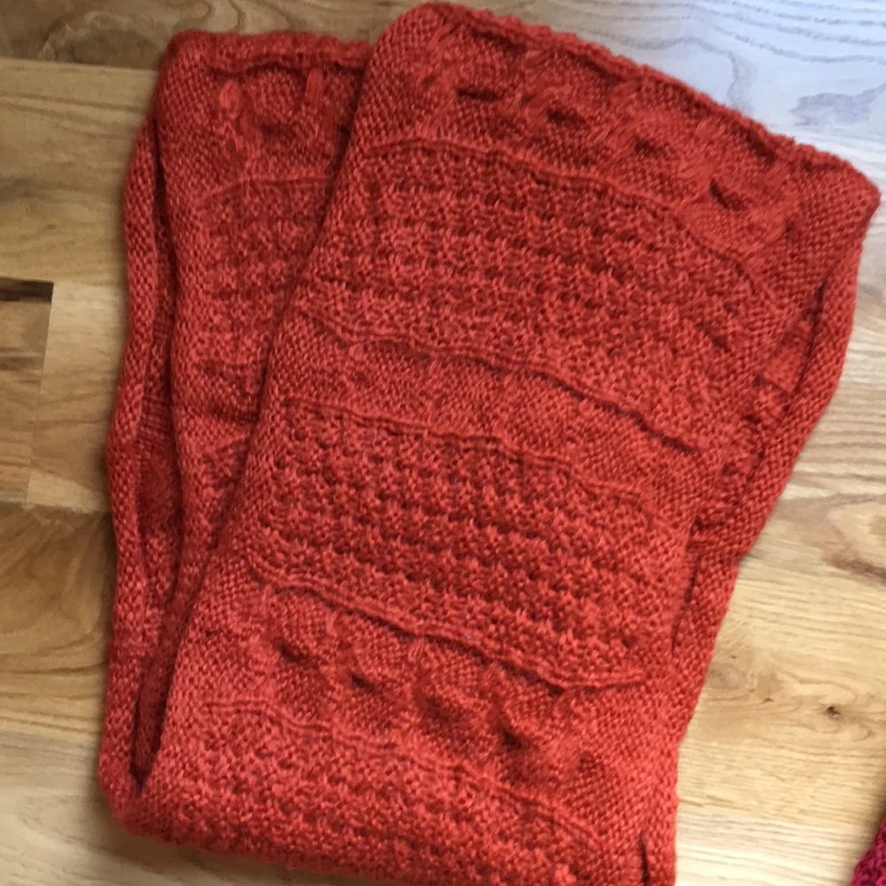 Cable Knit Infinity Scarf Bundle - Picture 4 of 7